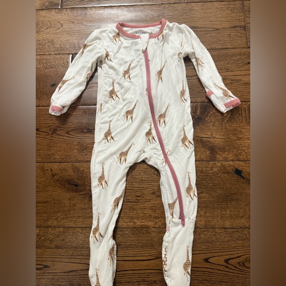 bamboo little Other - Bamboo Little Giraffe Zip Footie Size 3-6 Month